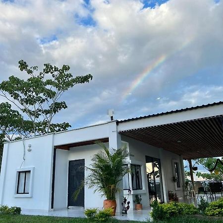 Cabana Campestre Con Piscina En La Hacienda Napoles Doradal Exterior foto